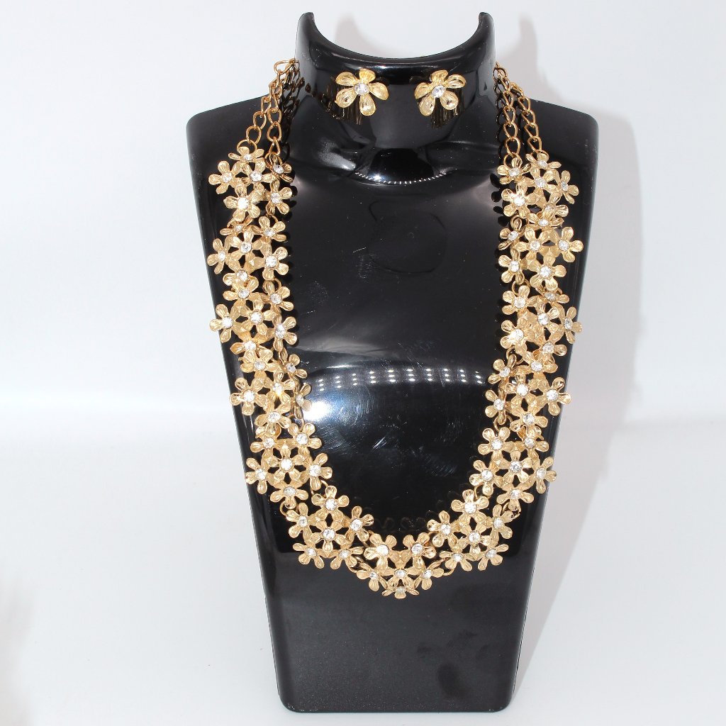 Nwt Sophia And Kate Flower Gold Tone Fashion Two-Piece Set